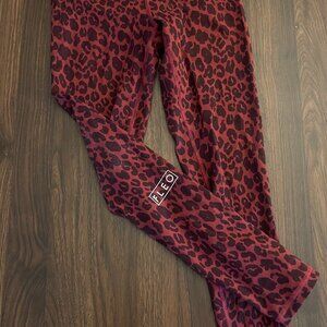 Fleo El Toro 25" Legging - High Rise - Diva Print - Red - Cheetah - Leopard
